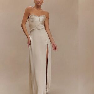 Meshki Elegant Cream Strapless Dress